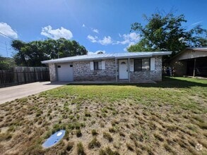 Building Photo - 907 Barry Dr