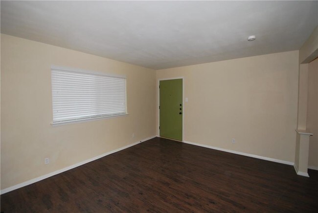 Building Photo - 5004 Live Oak St