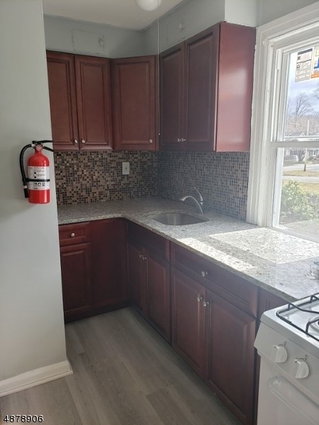 Foto principal - 672 Mt Hope Ave