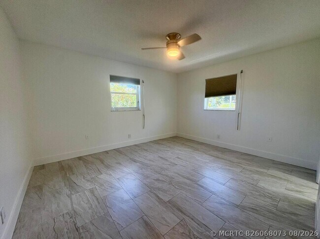 Foto del edificio - 1590 SW 14th Ave