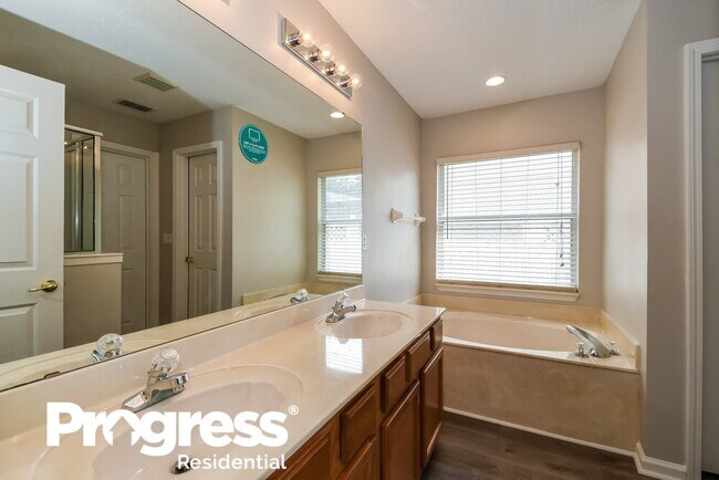 Building Photo - 1639 Canopy Oaks Dr