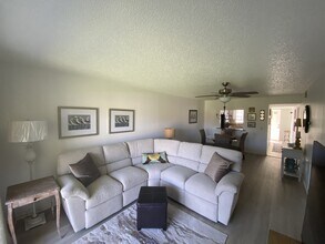 Building Photo - 944 Capri Isles Blvd