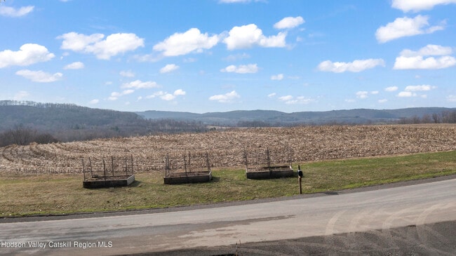 Building Photo - 151 Valley View Rd