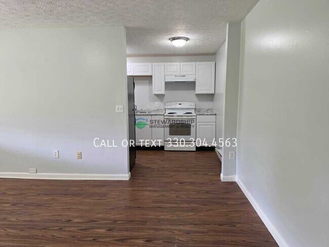 Foto del edificio - 1111 N Elm St