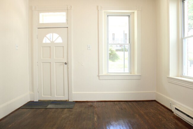 Foto del edificio - 118 W Main St, Windsor, PA 17366