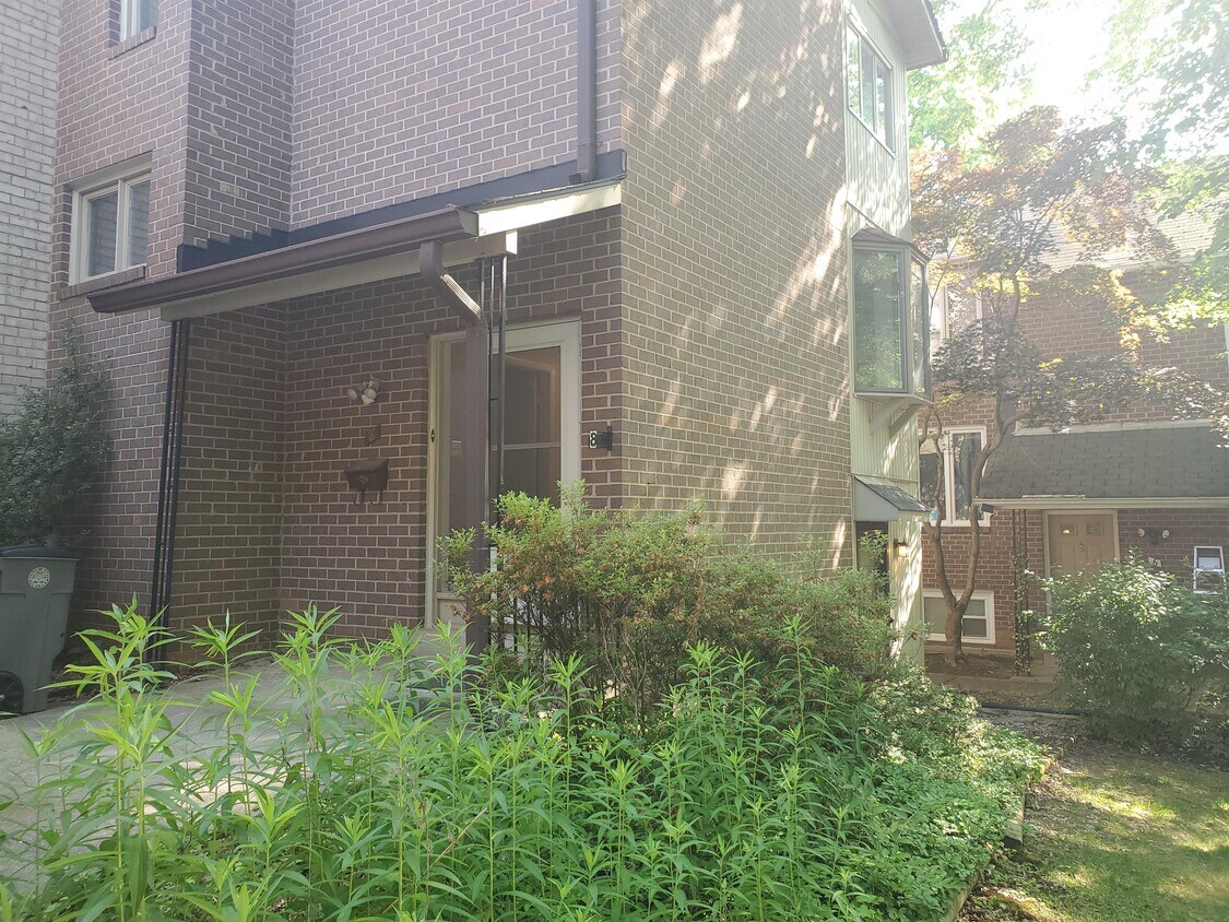 8 Guy Ct, Rockville, MD 20850 House Rental in Rockville, MD