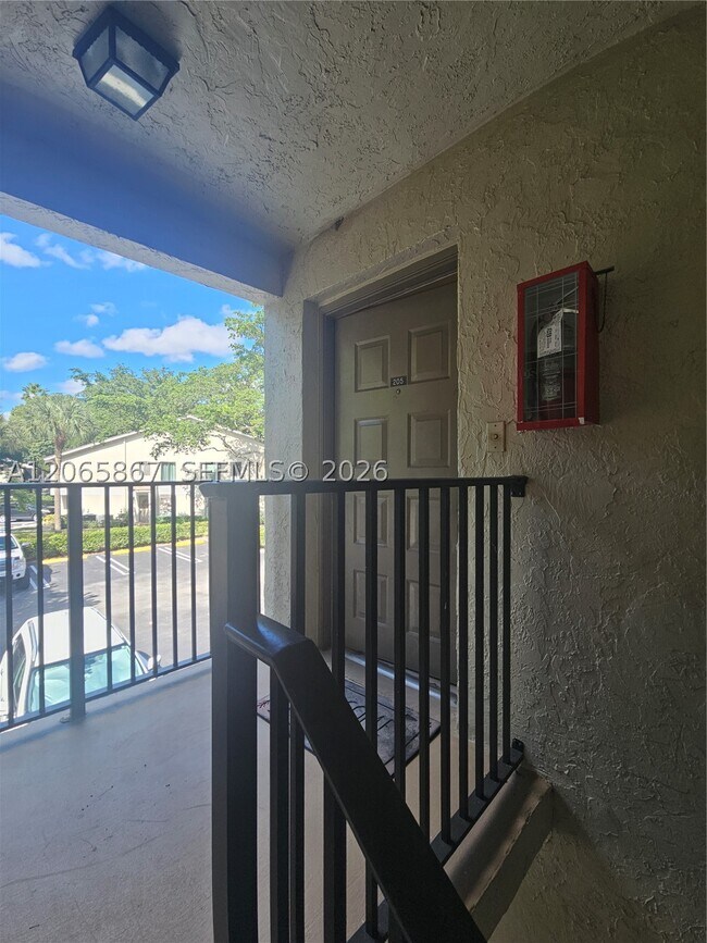 Foto del edificio - 3500 Gateway Dr