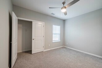 Building Photo - Parkway at 31 Apartments