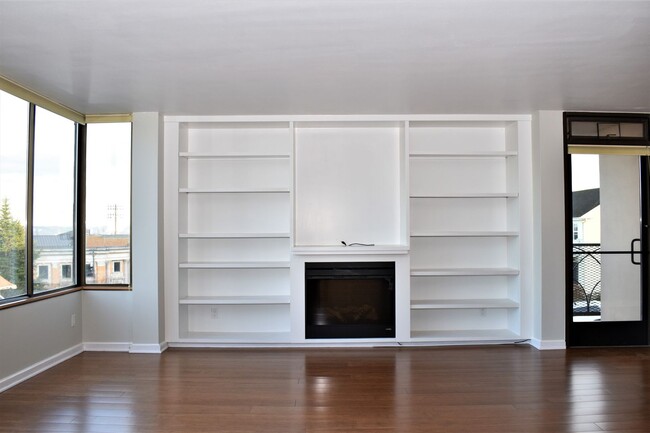 Foto del edificio - Stadium District Condo with Views of Comme...