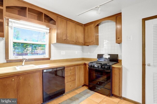Foto del edificio - 7555 Park Ln