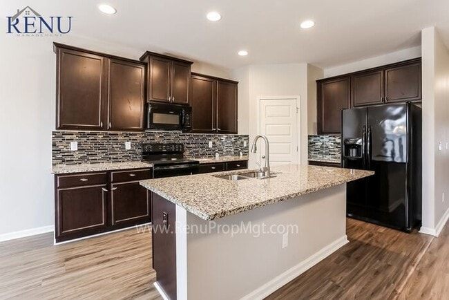 Foto del edificio - Now Available!