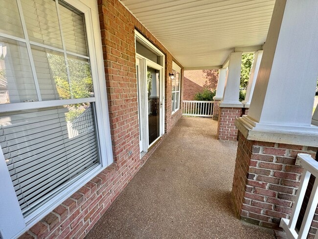 Building Photo - 3 Bed, 2 Offices, 2.5 Bath w/ 2 Car Garage...