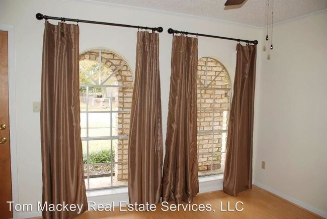 Foto del edificio - 3 br, 2 bath House - 9549 Tasmania Ave