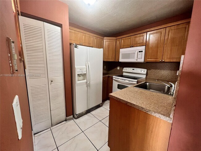Foto del edificio - 6515 W 27th Ct