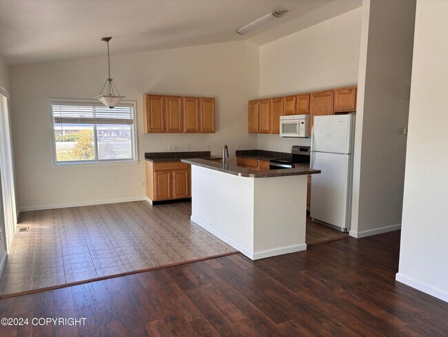 Building Photo - 3 Bed/2 Bath Midtown Townhome!