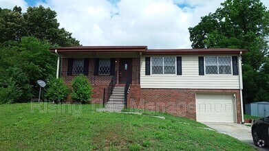 Building Photo - 613 Tree Haven Dr