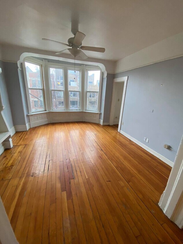 Living room - 1755 W Division St
