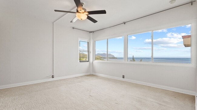 Building Photo - Beautiful 2-Bedroom Townhouse in Kaneohe –...