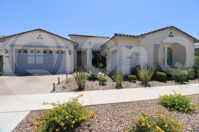 Building Photo - 10635 E Tumbleweed Ave