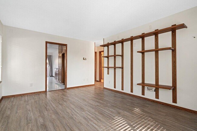 Building Photo - 2697 W Plum Tree Ln