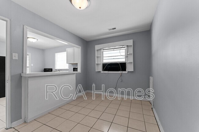 Foto del edificio - 6262 E 24th St