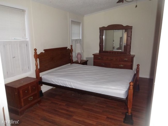 Building Photo - 3 br, 2 bath House - 4230 AIRPORT ROAD