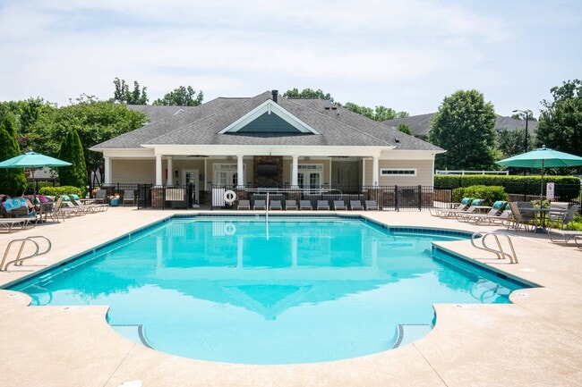 Foto del edificio - Hawthorne at Horse Pen Creek