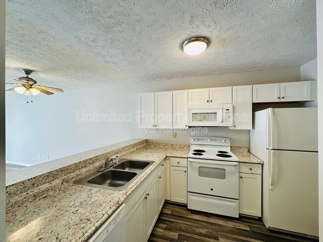 Building Photo - 215 Sunn Aire Ct