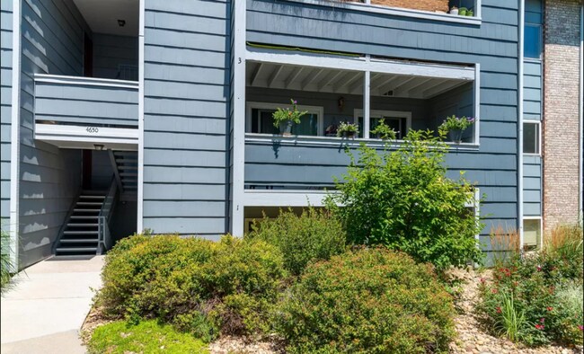 Building Photo - CHARMING 2 Bed 2 Bath Condo in Gunbarrel- ...