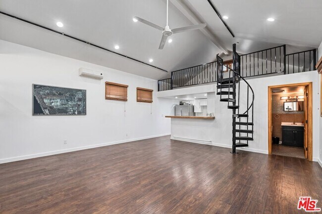 Building Photo - 6438 W 87th Pl