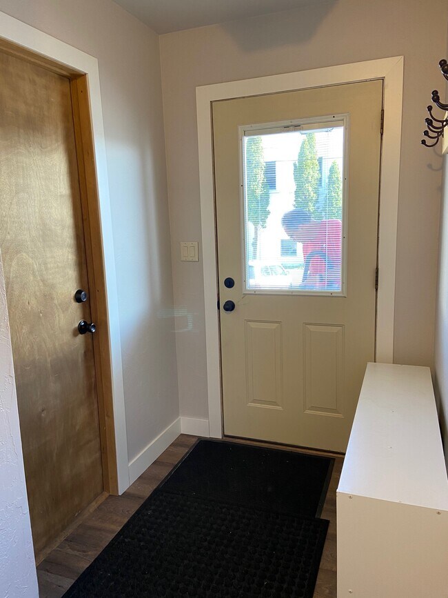 Banco de ascensores - 835 Warren St