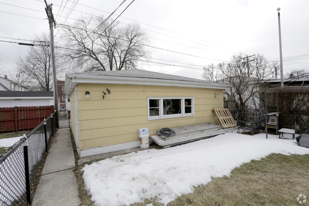 Building Photo - 5403 W 30th Pl