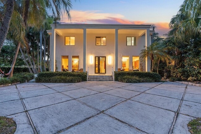 Building Photo - 9200 N Bayshore Dr