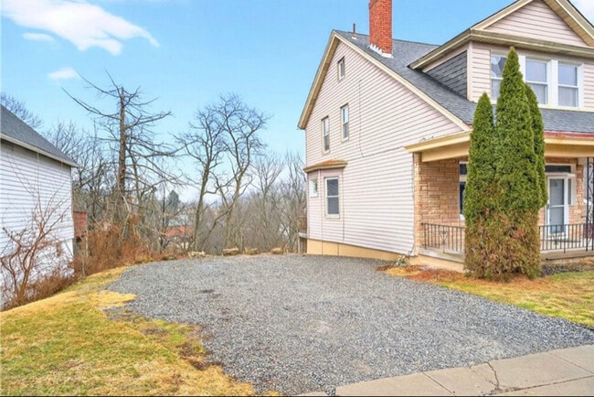 Photo - 120 Bronx Ave House