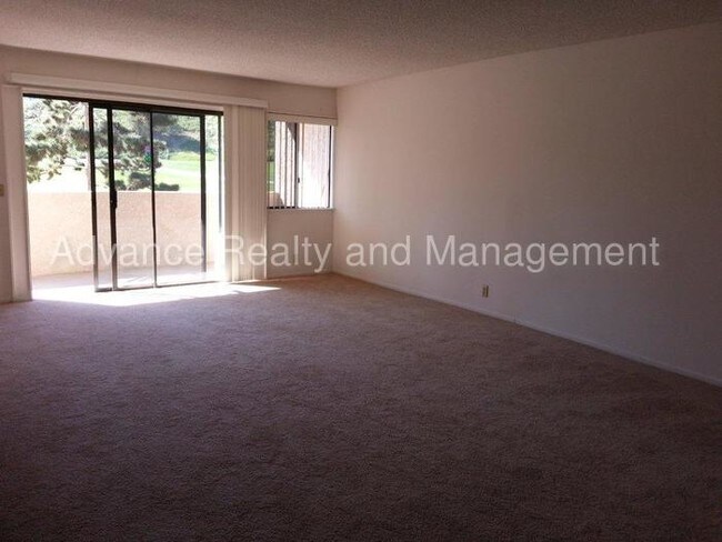 Building Photo - 2607 Pirineos Way