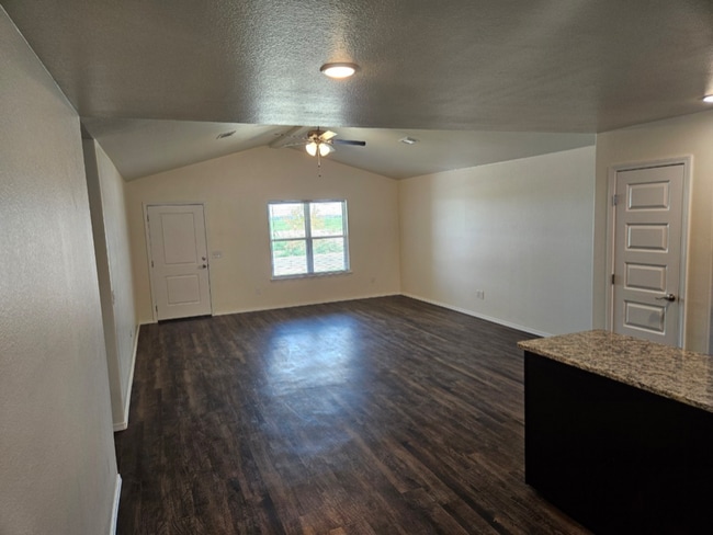 Building Photo - 10501 Admire St