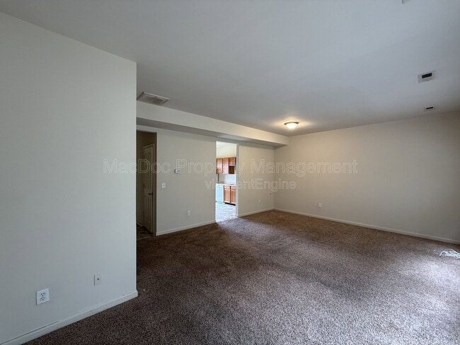 Building Photo - 11009 Bevin Dr