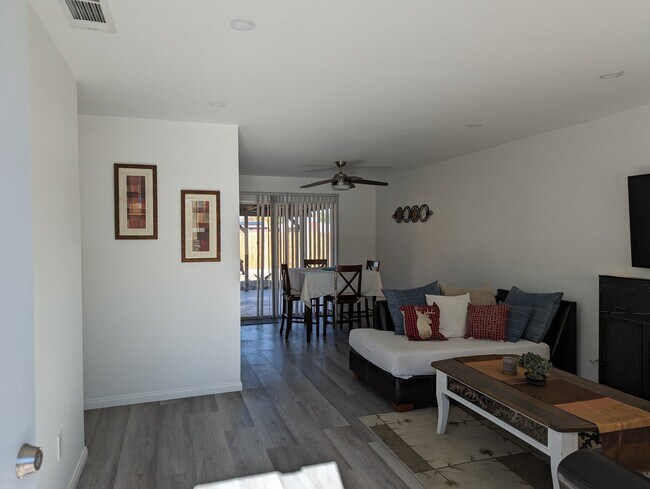 Foto del edificio - 3019 Brentwood Ave
