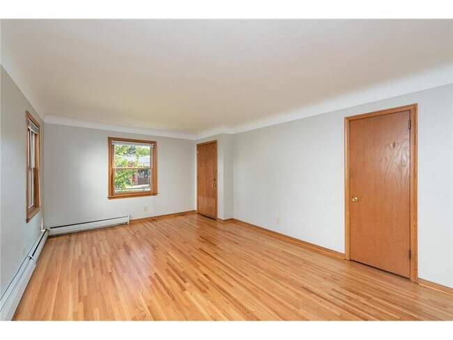 Foto del edificio - 3252 Grand Ave S