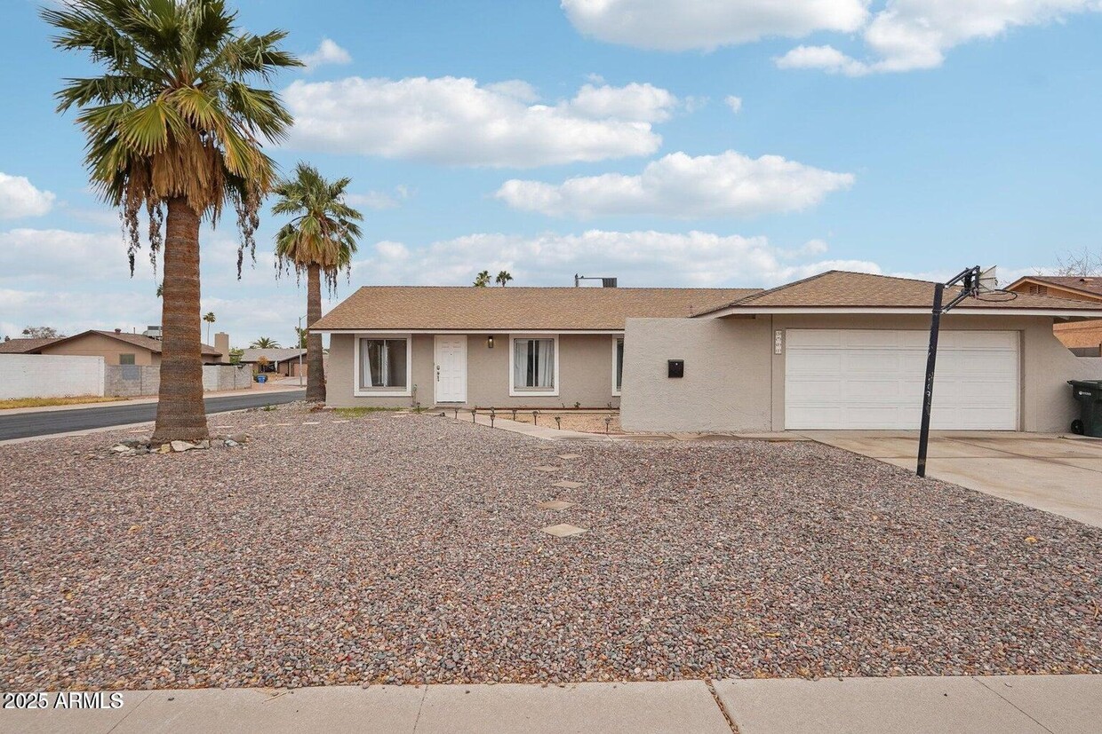 Primary Photo - 3701 W Evans Dr