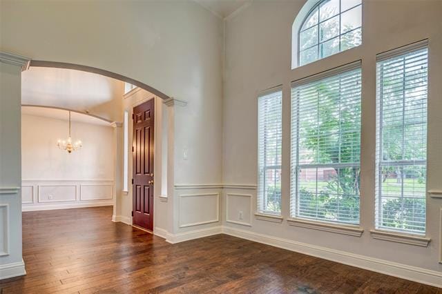 Building Photo - 2304 Greenview Dr
