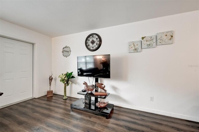 Foto del edificio - 618 S Osprey Ave