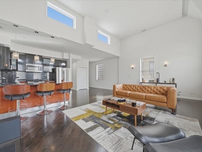 Building Photo - 4115 S Drexel Blvd