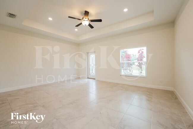 Foto del edificio - 4451 Sargon Ave