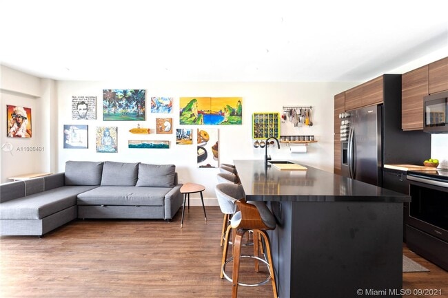 Building Photo - 1025  Alton Rd  704 Miami Beach Fl 33139