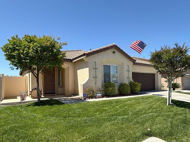 Building Photo - Charming 3 bed 2 bath Home in Fairway Cany...