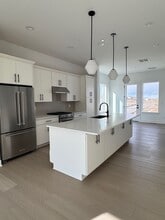 Building Photo - 707 Saddle Dr