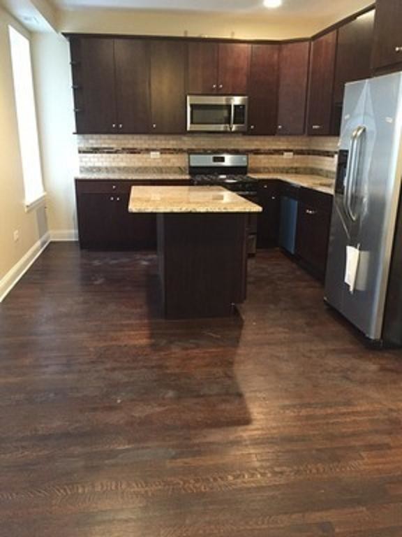 Foto del edificio - 4838 N Troy St