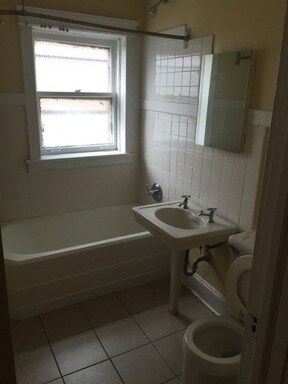 Building Photo - 409 S Taylor Ave