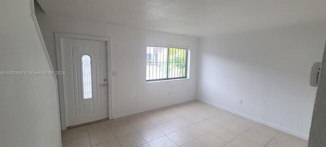 Foto del edificio - 319 NW 109th Ave